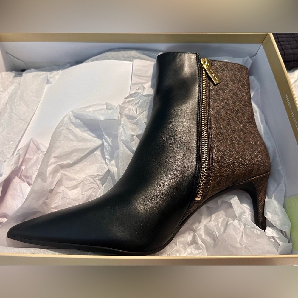 Michael Kors Bootie